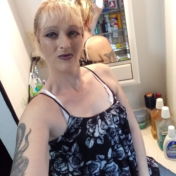 Meet your Posher, Ashley - Picture 3 of 3